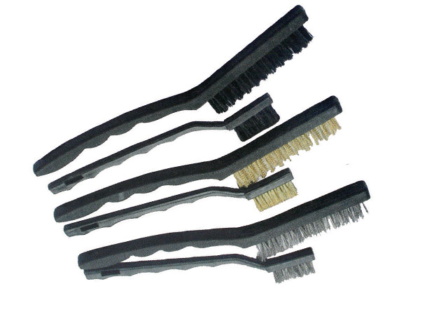 
	Plastic handle wire brush set
	Size: 9”x3pc +7”x3pc