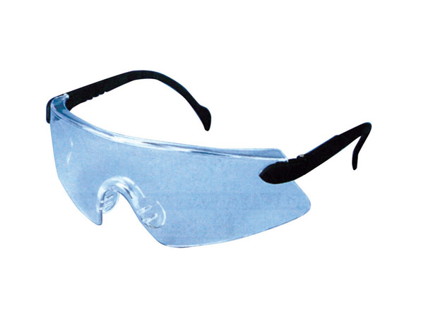 
	Safety goggle, with pad on nose bridge