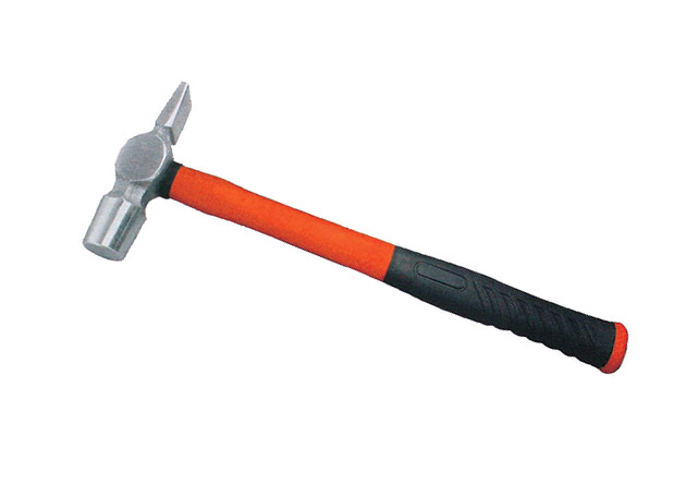 Cross pein hammer with plastic coated
handle
Size: 14, 16, 18, 20, 22, 25MM